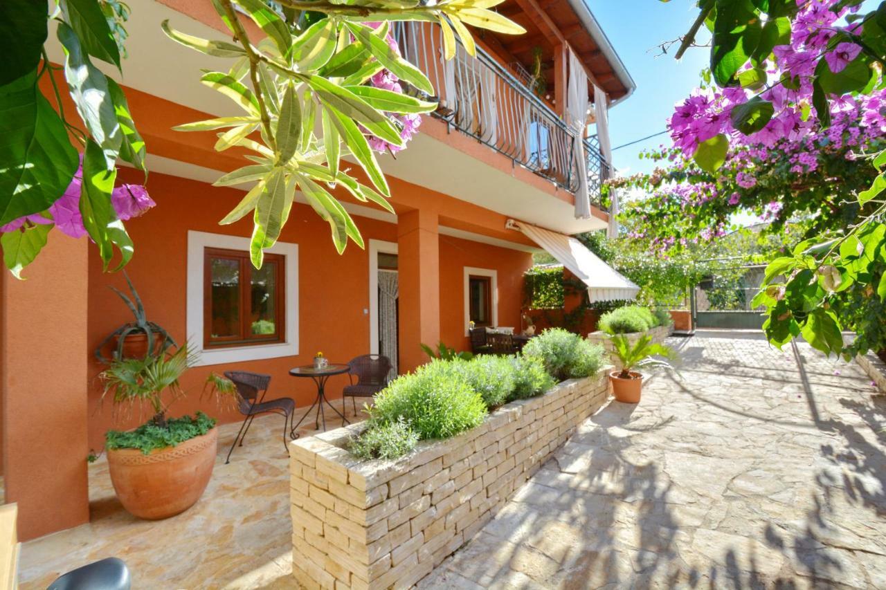 Perovic Apartment *